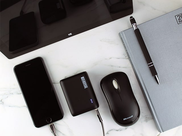 Tech Energi® TE100 PD Lightning 10000mAh Power Bank On the Go Kit